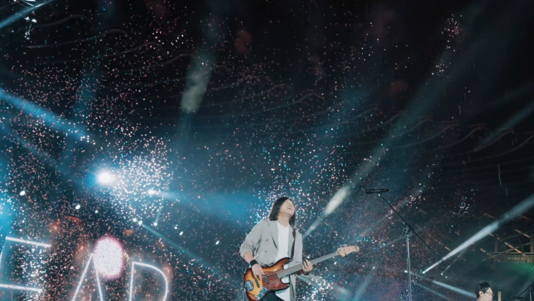 影片截圖：五月天 陪你跨年演唱會 ‧ 線上特別版 MAYDAY FLY TO 2022