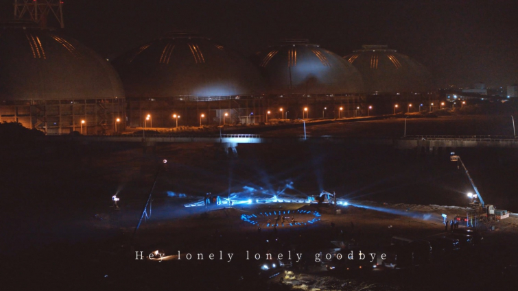 影片截圖：五月天 陪你跨年演唱會 ‧ 線上特別版 MAYDAY FLY TO 2022