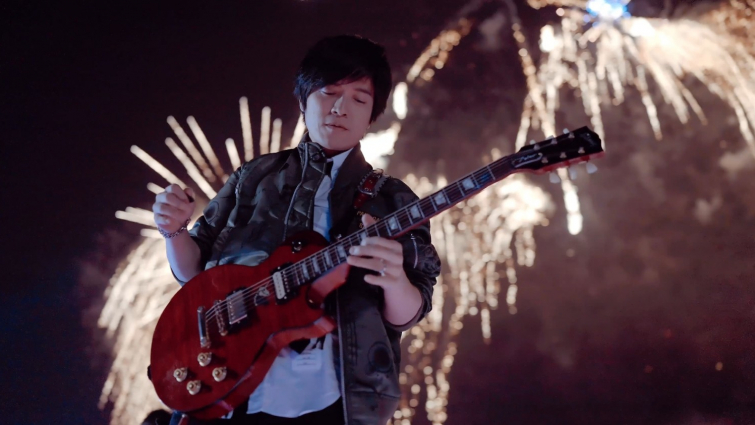 影片截圖：五月天 陪你跨年演唱會 ‧ 線上特別版 MAYDAY FLY TO 2022